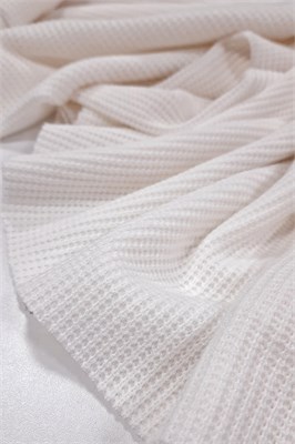 ВЯЗАННЫЙ ТРИКОТАЖ МОЛОКО 10100